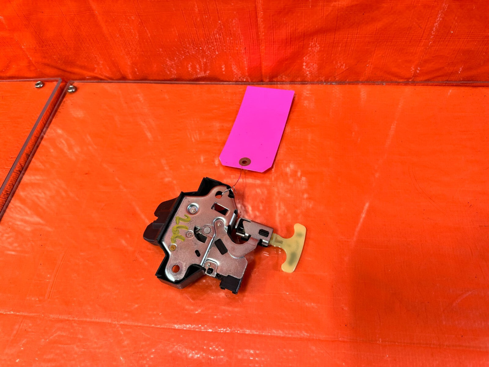 15 21 SUBARU WRX & STI   TRUNK LID LATCH LOCK ACTUATOR   OEM FACTORY #2667
