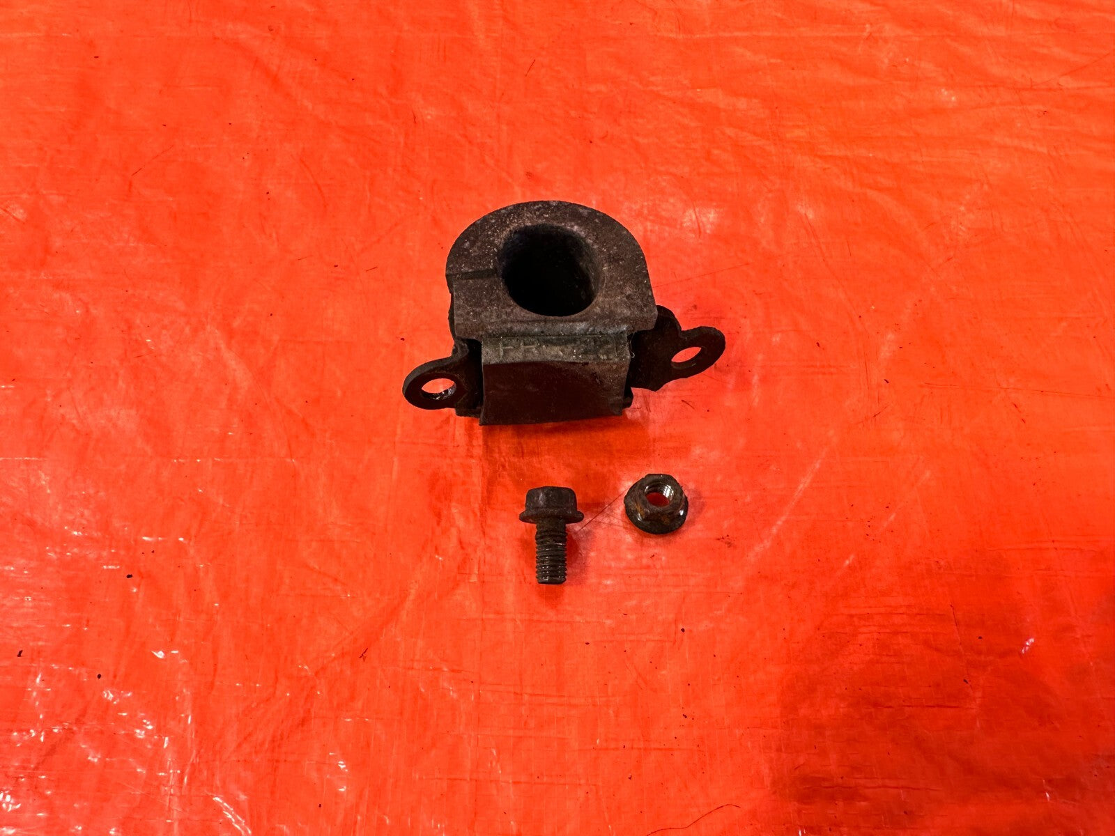 94 01 ACURA INTEGRA   FRONT SWAY BAR BUSHING BRACKET LEFT OR RIGHT OEM #2813