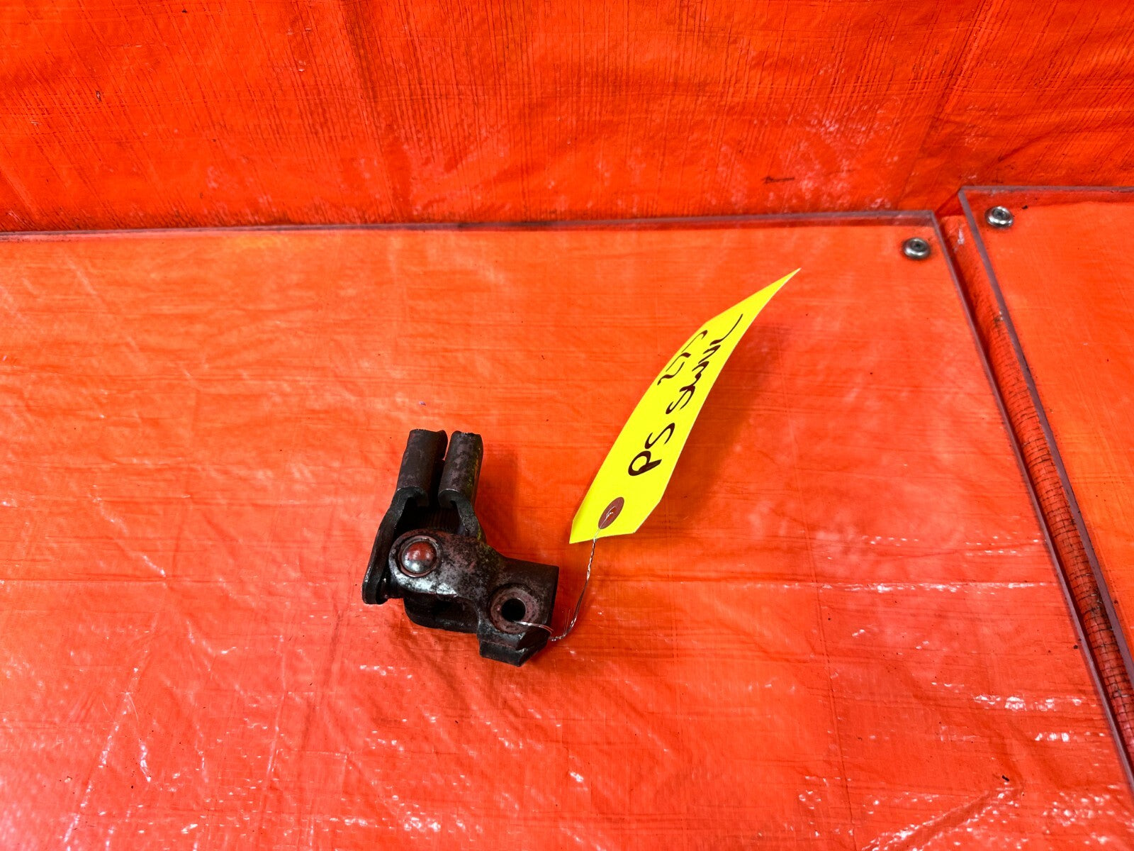 88 91 HONDA CRX   MANUAL RACK STEERING COLUMN TO RACK U / B JOINT SWIVEL YOKE3