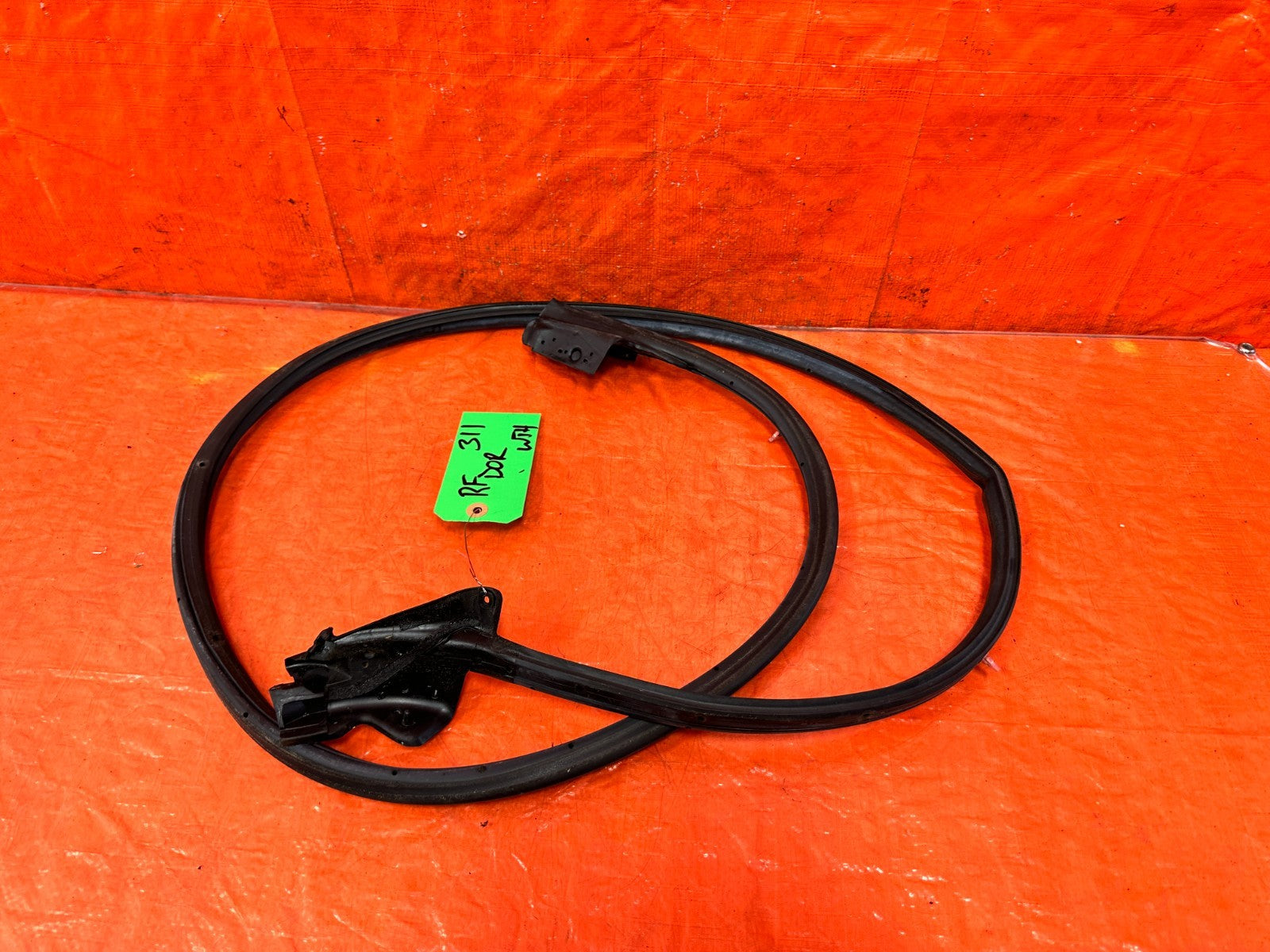 08 15 INFINITI G37 & Q60 2D COUPE RIGHT DOOR MOUNTED WEATHER STRIP OEM 3110
