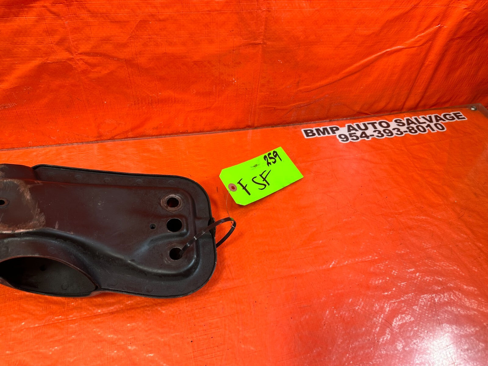 97 01 HONDA PRELUDE   SUB FRAME CROSSMEMBER W/ RODS   FRONT PORTION   OEM #25911