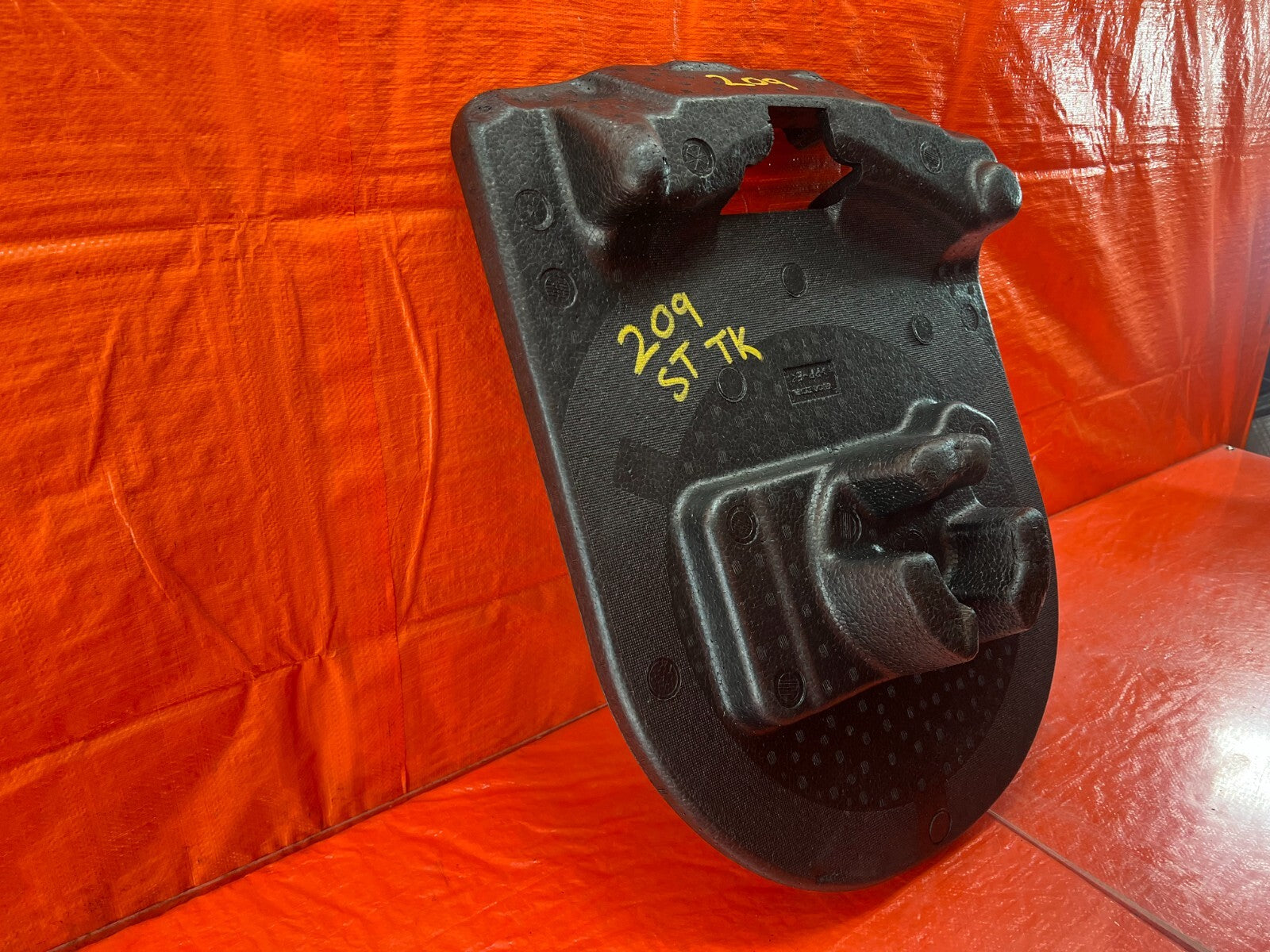 04 08 ACURA TSX   REAR SPARE TIRE FOAM COVER STYROFOAM PADDING TRIM   OEM #2095