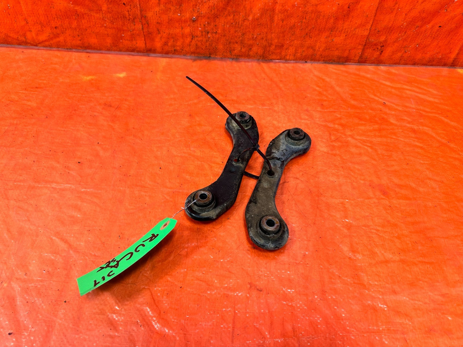 90 91 HONDA CIVIC HATCHBACK   REAR COMPENSATOR ARM SET LEFT RIGHT ARMS OEM 3171