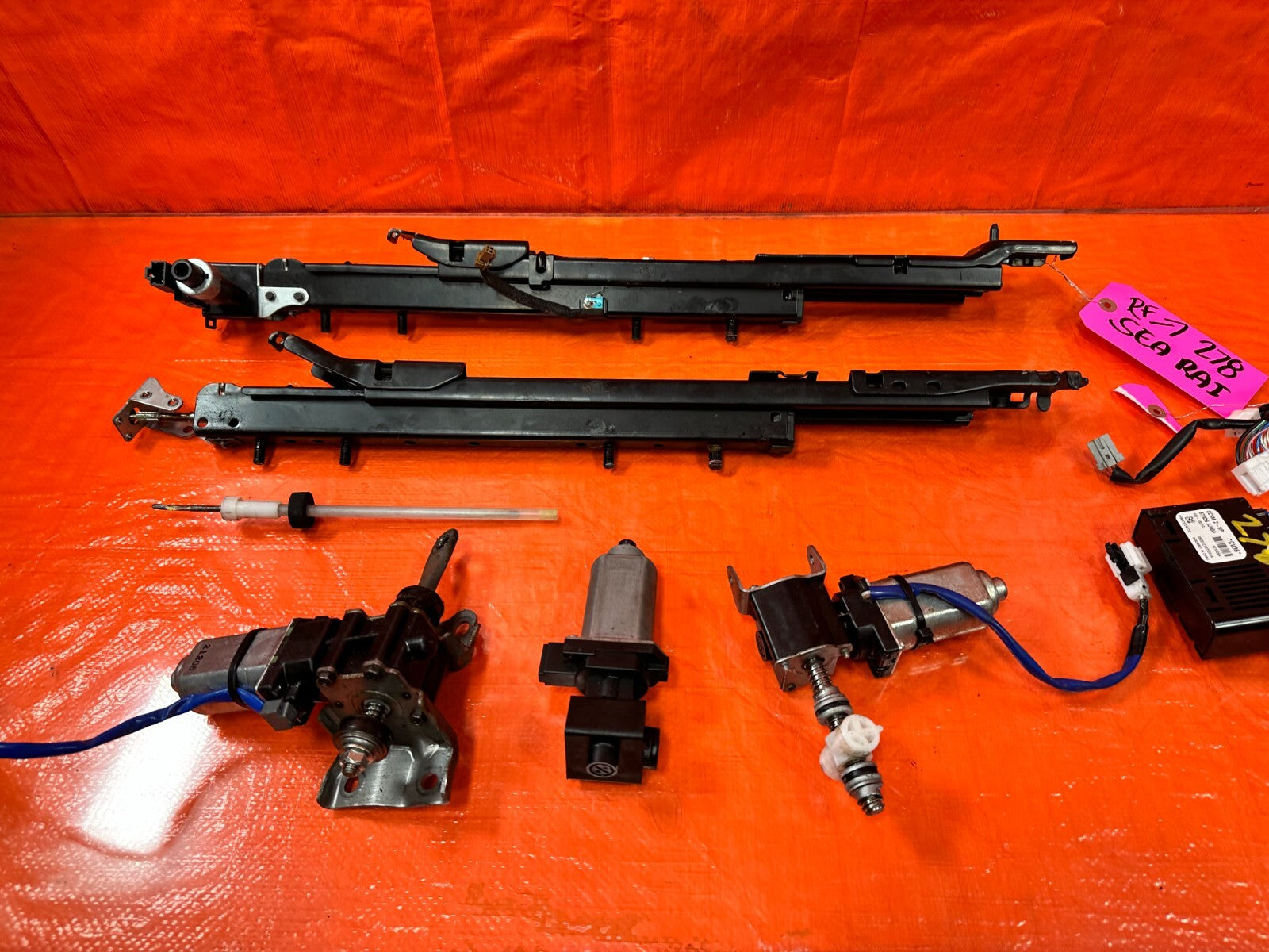 09 15 INFINITI G37 CONVERTIBLE   SEAT RAIL   PASSENGER RIGHT  W/ ALL MOTORS OEM7
