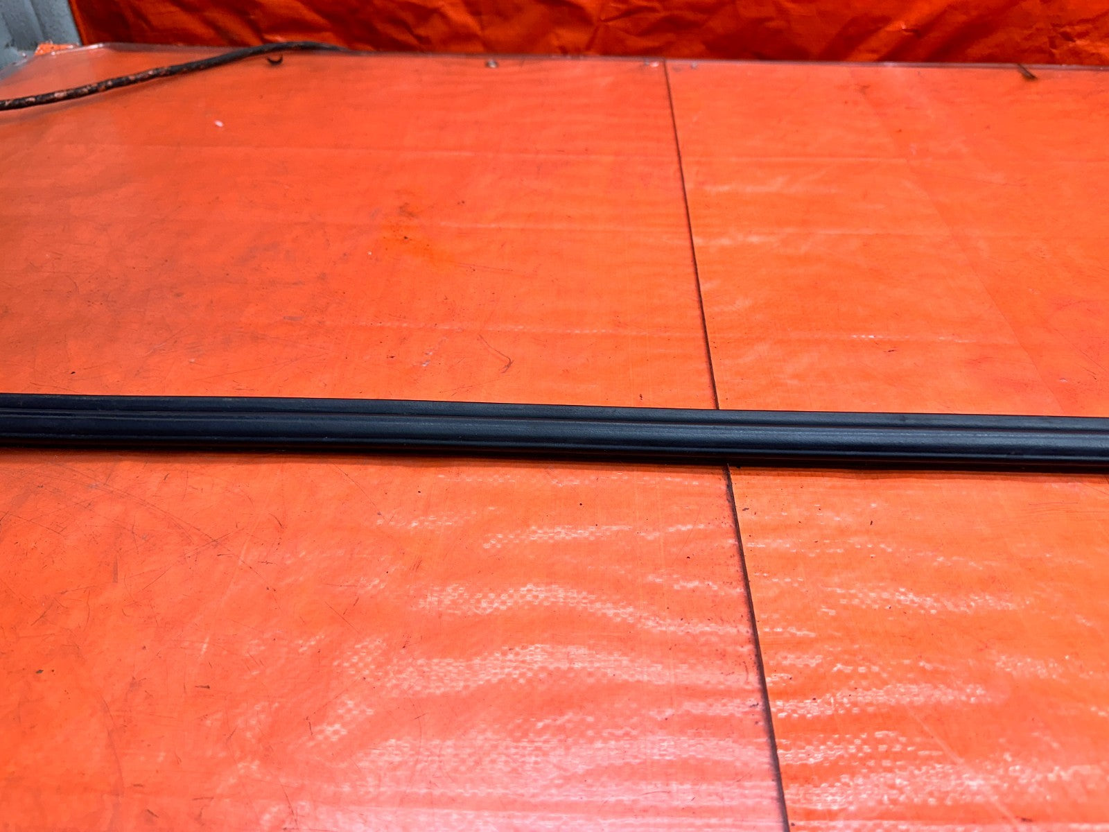 94 01 ACURA INTEGRA COUPE LEFT DRIVER DOOR UPPER GLASS WEATHERSTRIP OEM #3318