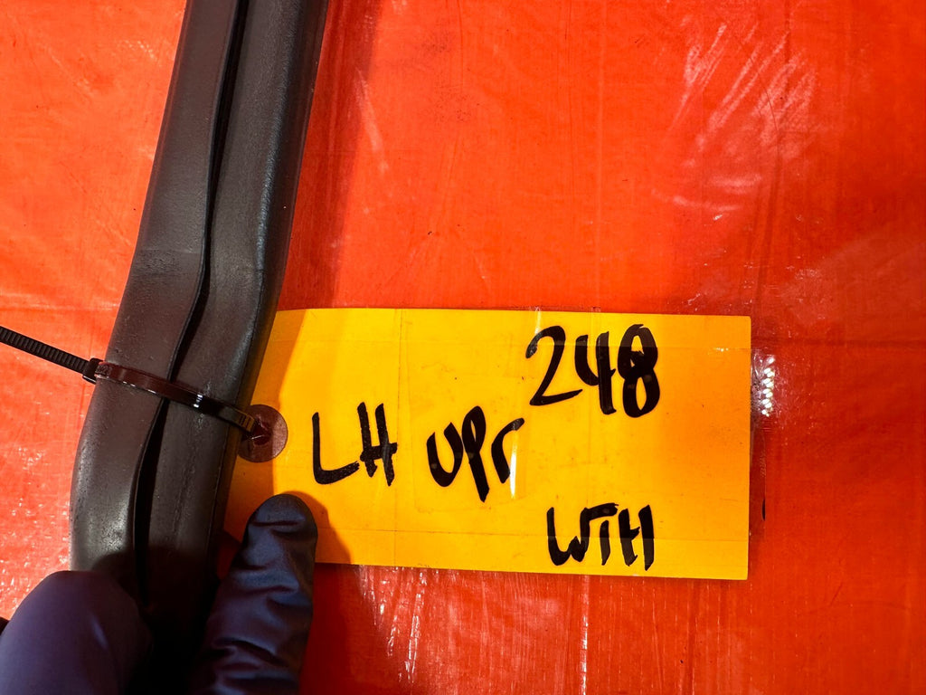 08 15 INFINITI G37 COUPE A PILLAR DOOR WEATHER STRIP   UPPER LEFT OEM #2481