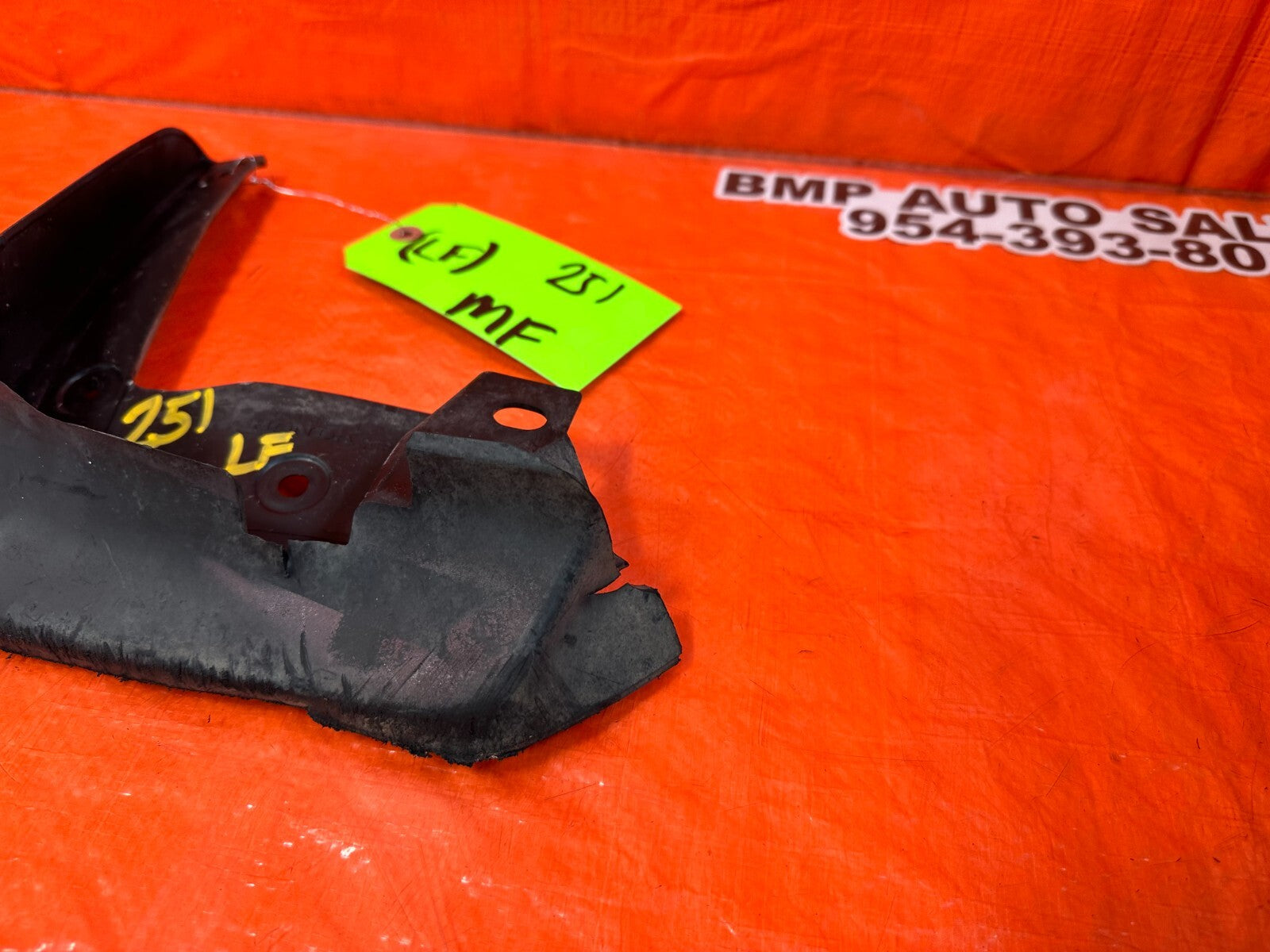 08 12 HONDA ACCORD SEDAN   DRIVER LEFT FRONT MUD FLAP SPLASH GUARD   OEM #2511