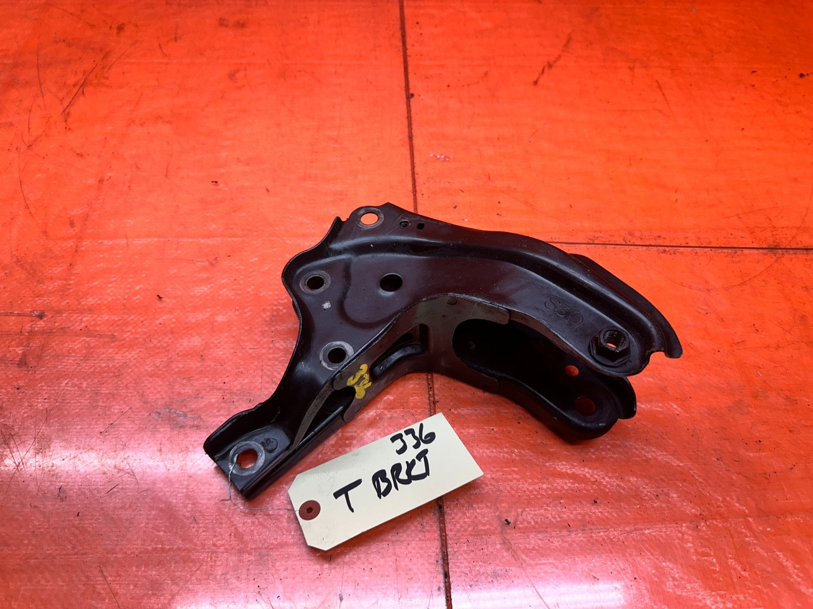 97 01 HONDA PRELUDE 2.2L MT MANUAL REAR ENGINE TRANSMISSION T BRACKET MOUNT #3366