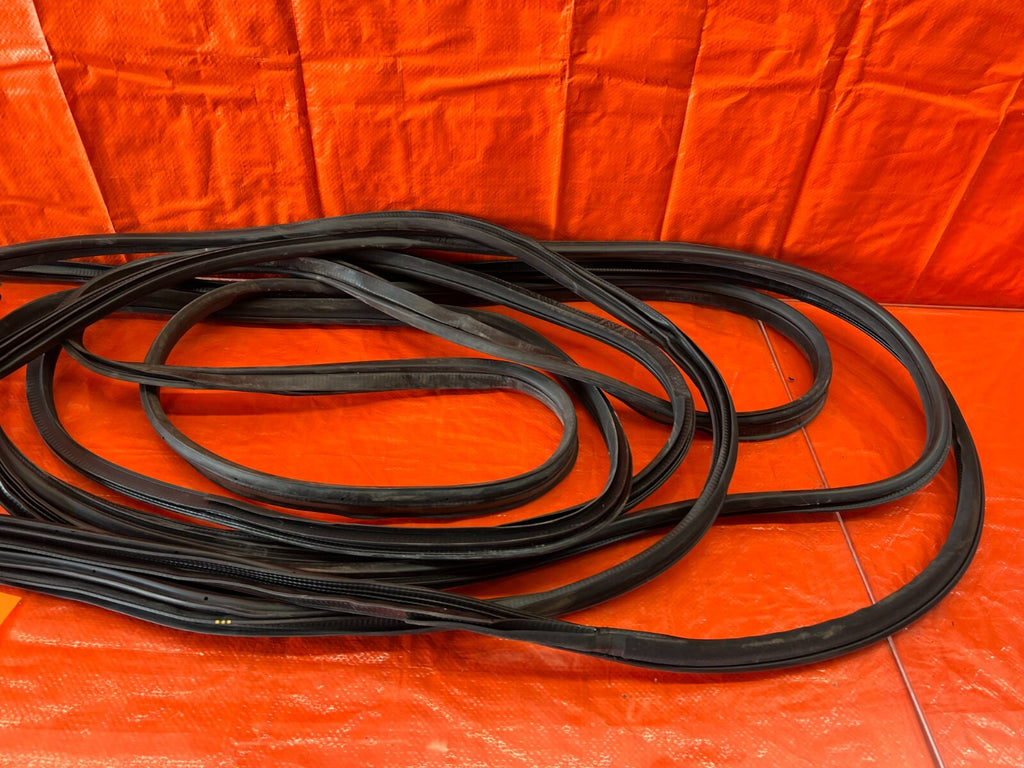 14 20 INFINITI Q50   CHASSIS   DOOR & TRUNK GASKET WEATHER TRIM SEALS FRONT REAR4