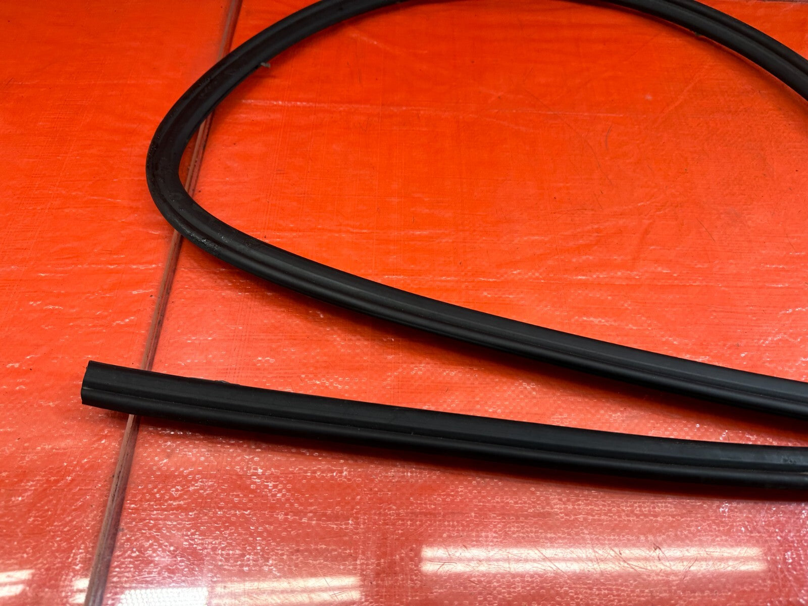 00 09 HONDA S2000   OUTER EXTERIOR WINDSHIELD RUBBER WEATHER STRIP TRIM OEM #2241