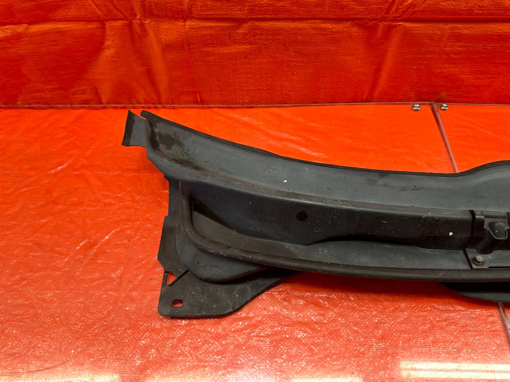 04 05 ACURA TSX   WINDSHIELD WIPER COWL TRIM PLASTIC   OEM FACTORY #19610