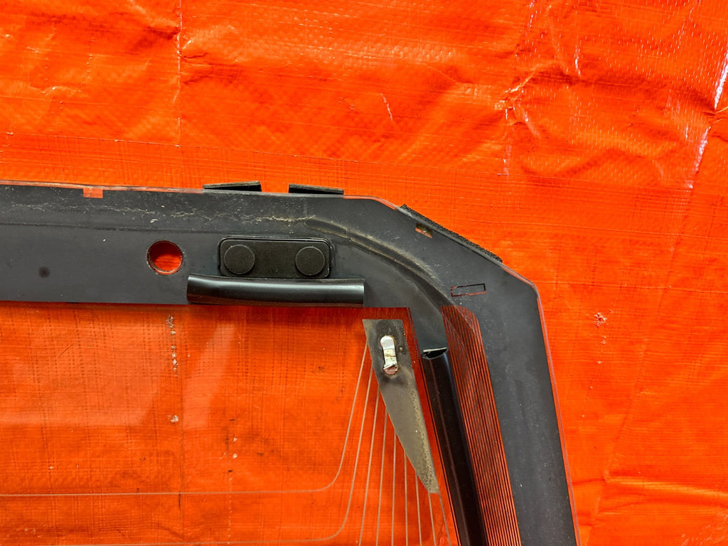 97 01 HONDA CR V CRV   REAR HATCH WINDSHIELD W/ GLASS AND WIPER   OEM 30117