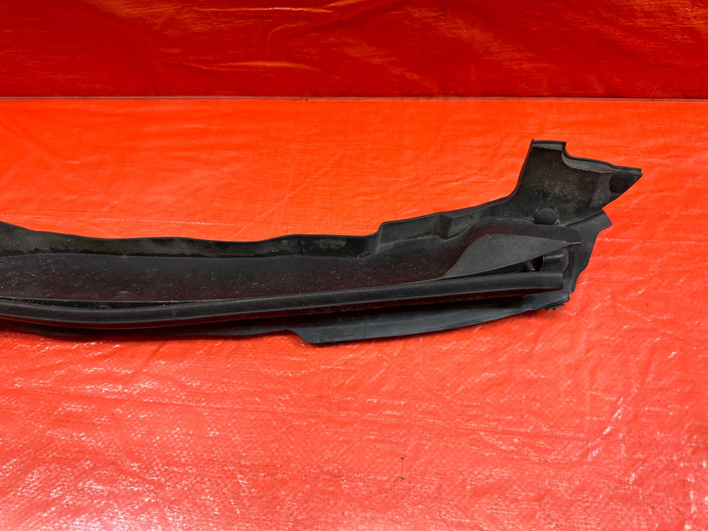 07 13 INFINITI G35 G37 SEDAN   RUBBER FENDER TRIM HOOD SEAL   RIGHT   OEM #1925