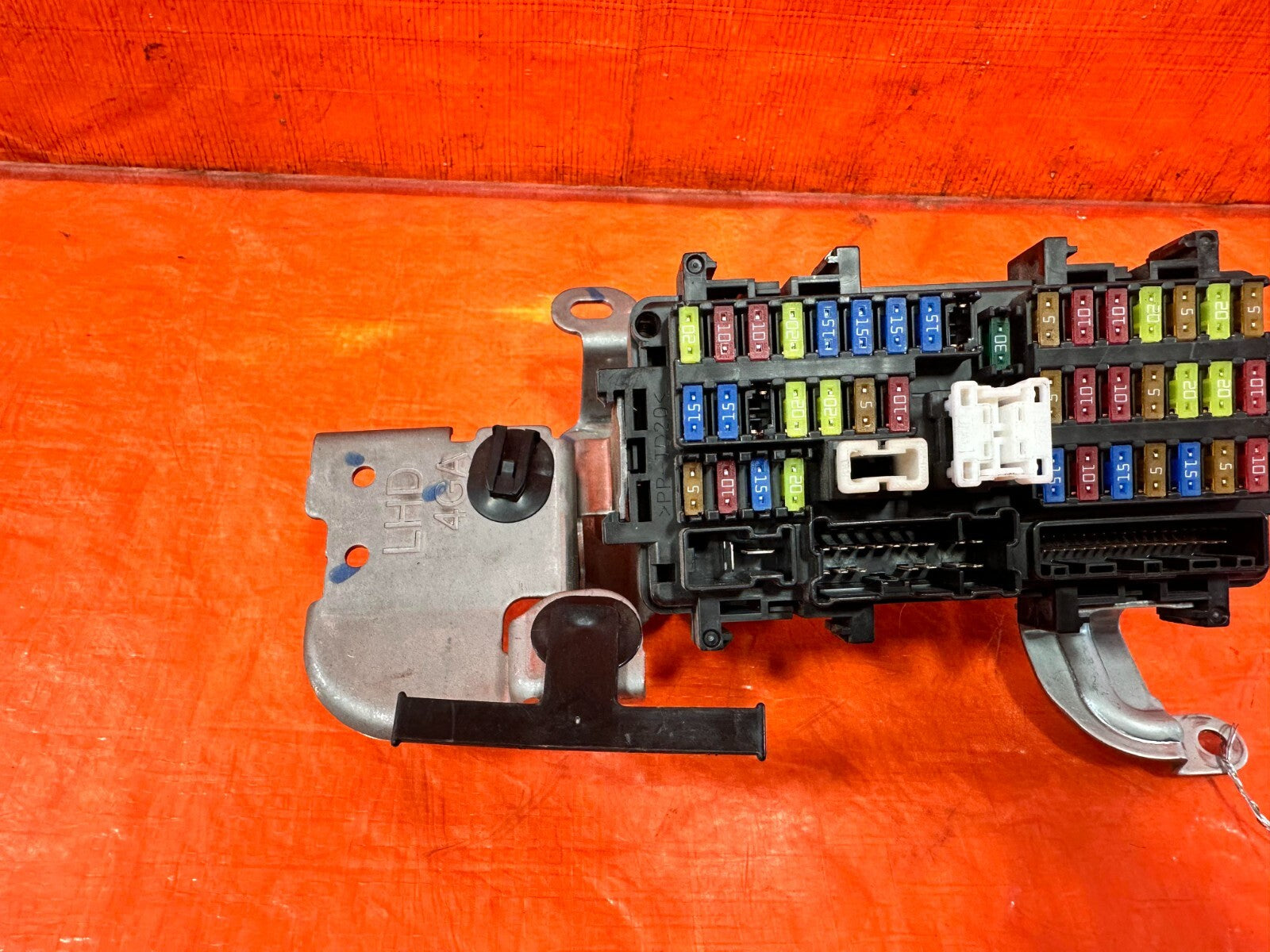 16 20 INFINITI Q50 & Q60 3.0L   INTERIOR CABIN UNDER DASH FUSE BOX PANEL OEM 2892