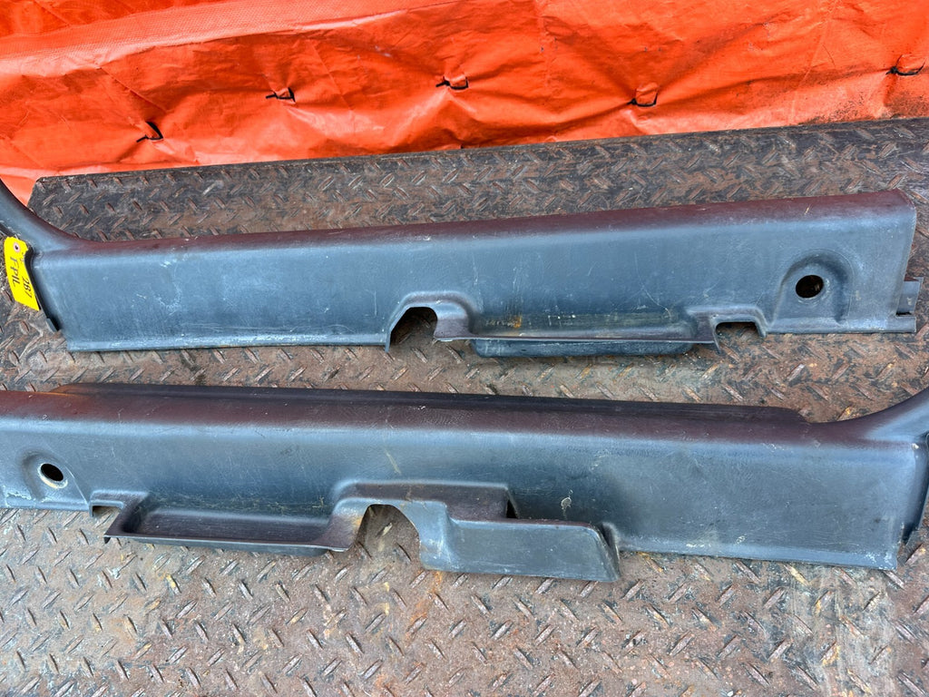96 00 HONDA CIVIC   HATCHBACK   LEFT AND RIGHT FLOOR PILLARS SCUFF PLATE SET 2876