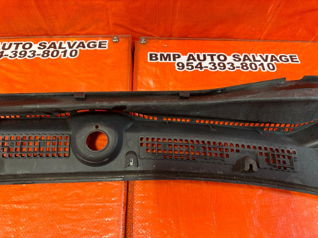 02 05 HONDA CIVIC SI EP3 HATCH   WIPER COWL TRIM   DRIVER LEFT SIDE OEM #2589
