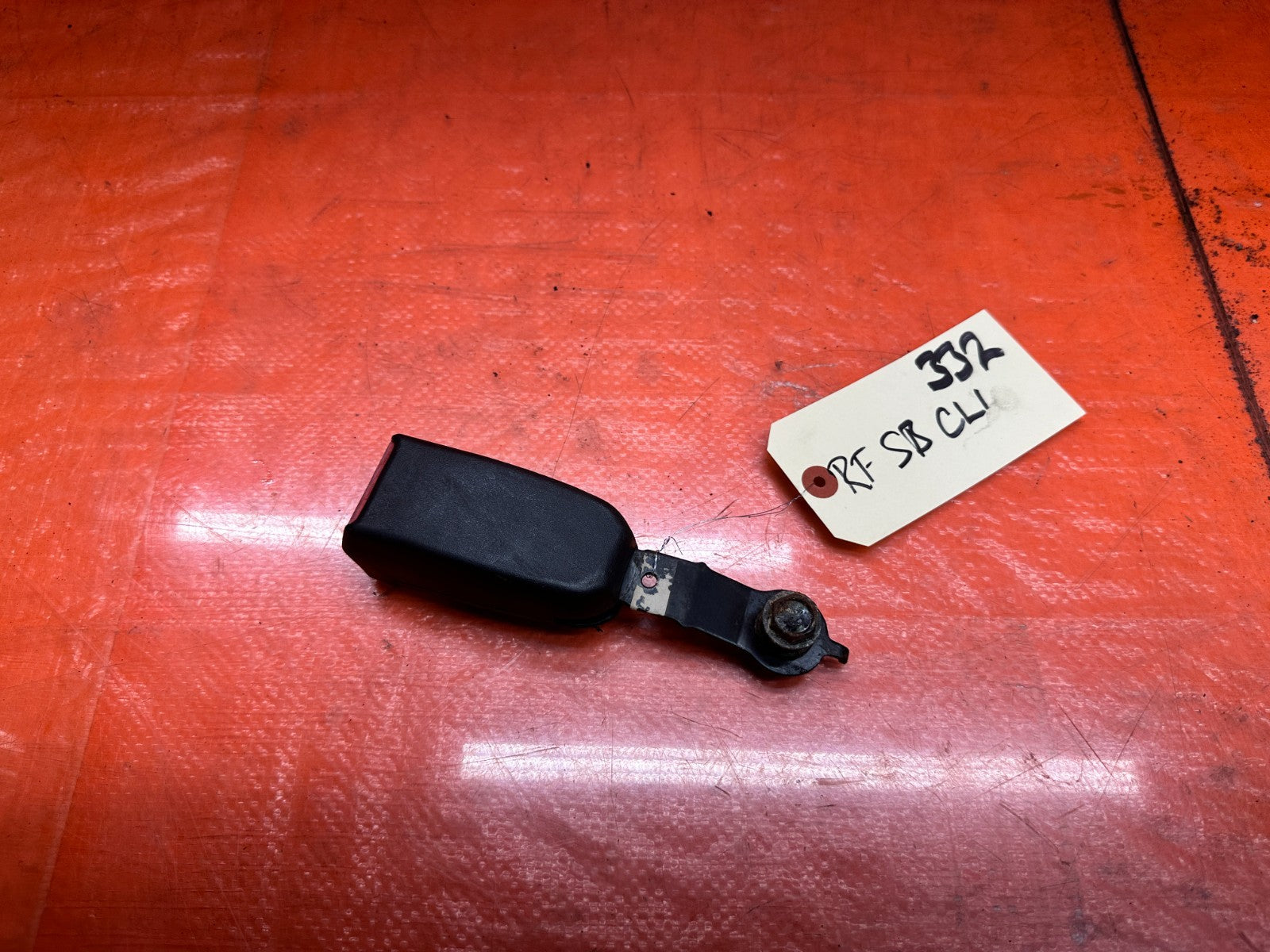 92 96 HONDA PRELUDE RIGHT FRONT SEAT BELT BUCKLE CLIP OEM #3320