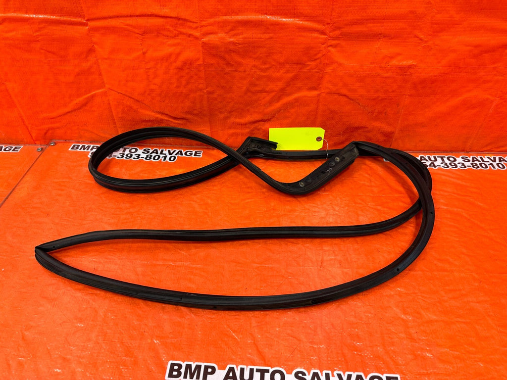 08 12 HONDA ACCORD SEDAN PASSENGER RIGHT REAR DOOR WEATHER STRIP RUBBER OEM 2516