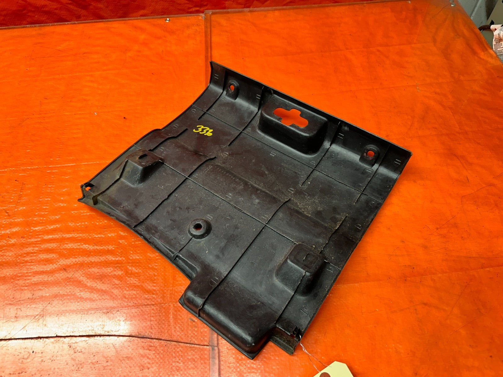 97 01 HONDA PRELUDE 2.2L REAR TRUNK LATCH STRIKER COVER TRIM PLASTIC OEM #3369