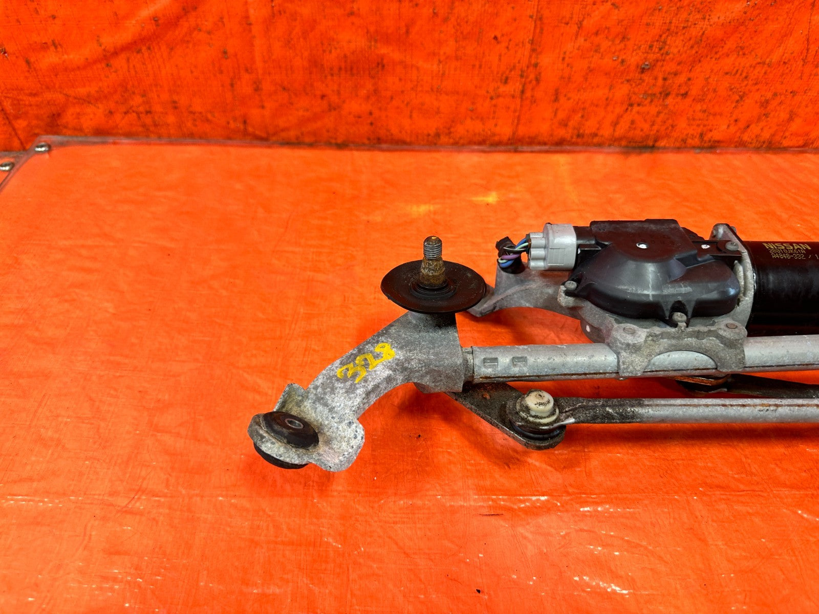08 15 INFINITI G37 & Q60    2D COUPE   WINDSHIELD WIPER MOTOR W/ LINKAGE OEM 3285