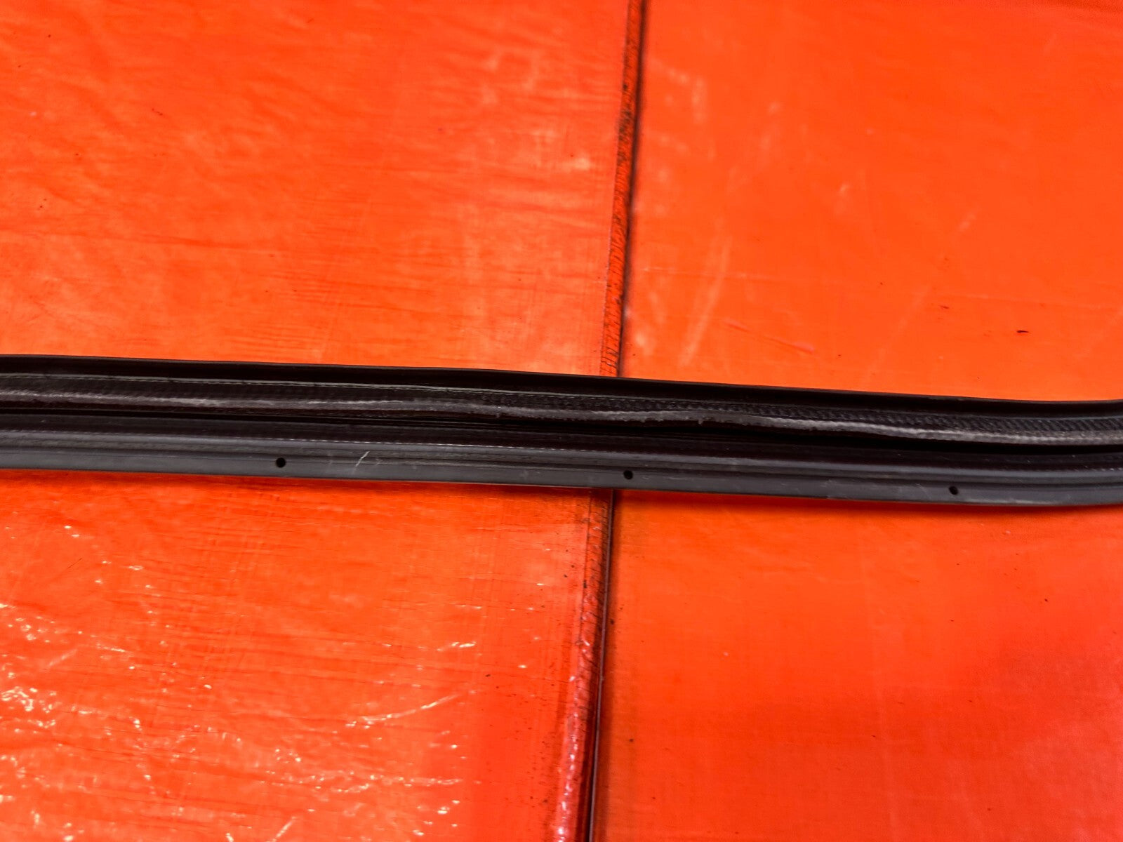 04 08 ACURA TSX   RIGHT FRONT DOOR TO CHASSIS WEATHER STRIP OPEN TRIM OEM #2756