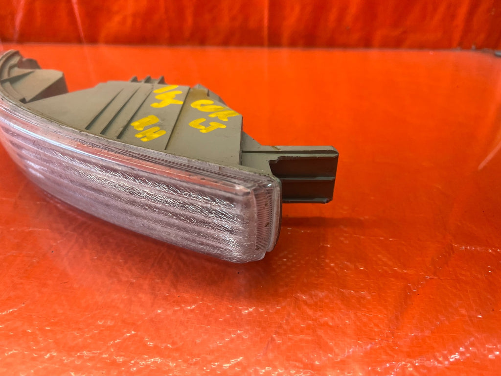 94 97 ACURA INTEGRA PASSENGER RIGHT BUMPER TURN SIGNAL CORNER LIGHT   OEM #1654