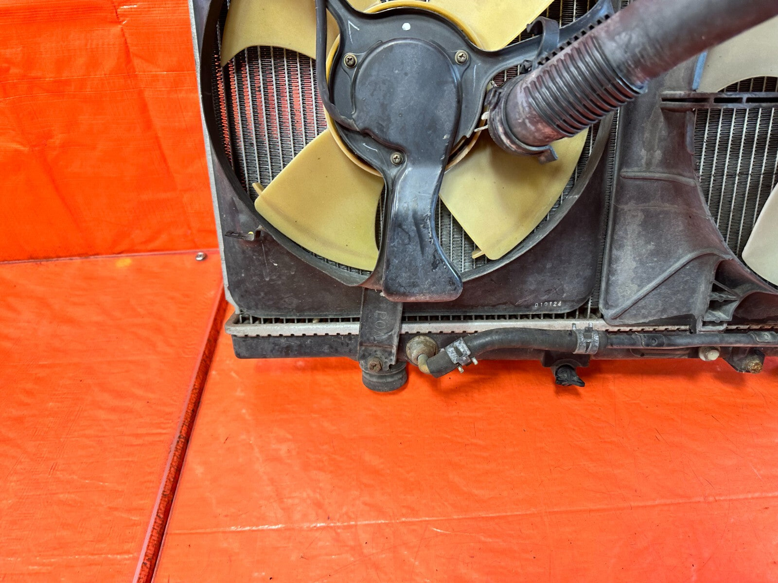 97 98 HONDA PRELUDE BASE   100% COMPLETE RADIATOR SET W/ FANS / HOSES / OEM 2636