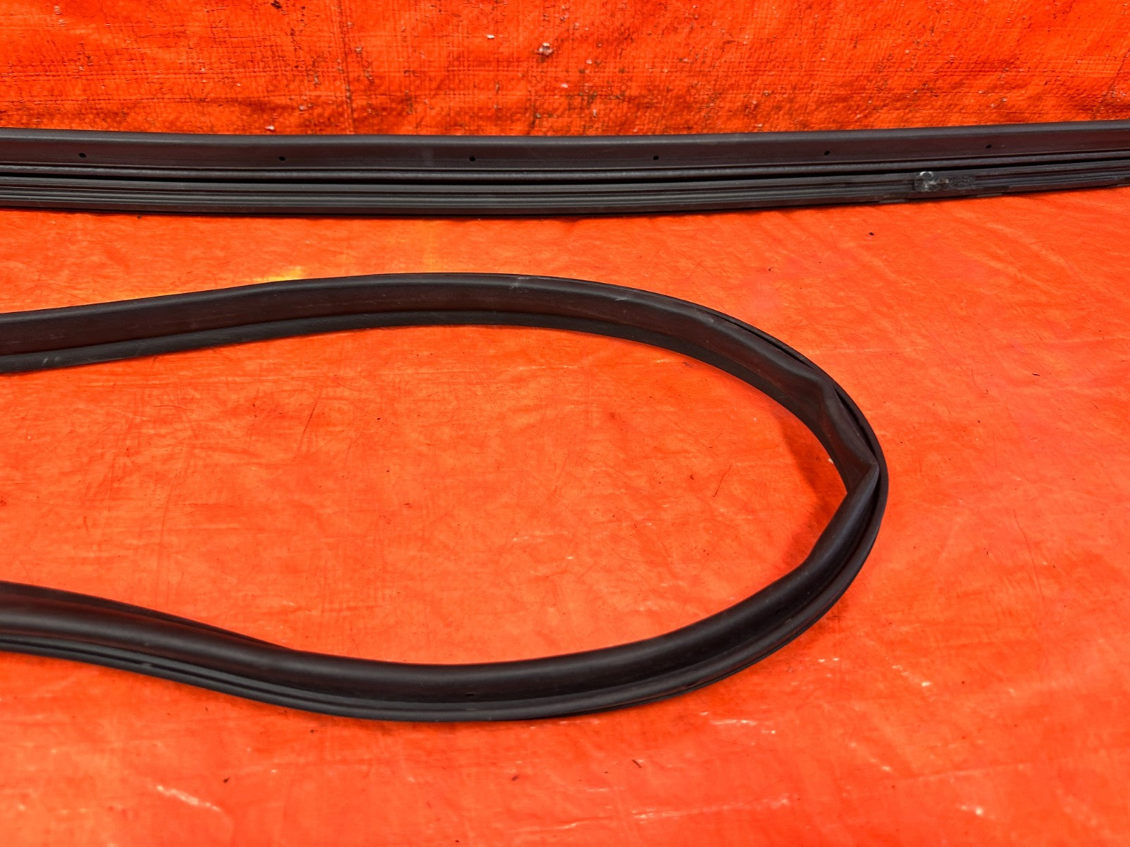 14 20 INFINITI Q50   PASSENGER RIGHT REAR WEATHER STRIP   OEM #3166