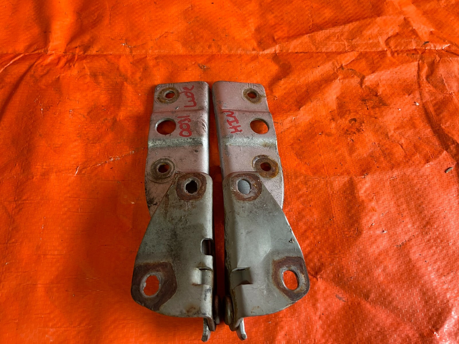 92 01 HONDA PRELUDE BASE & SH HOOD HINGE SET   HINGES LEFT RIGHT   OEM   SILVER1