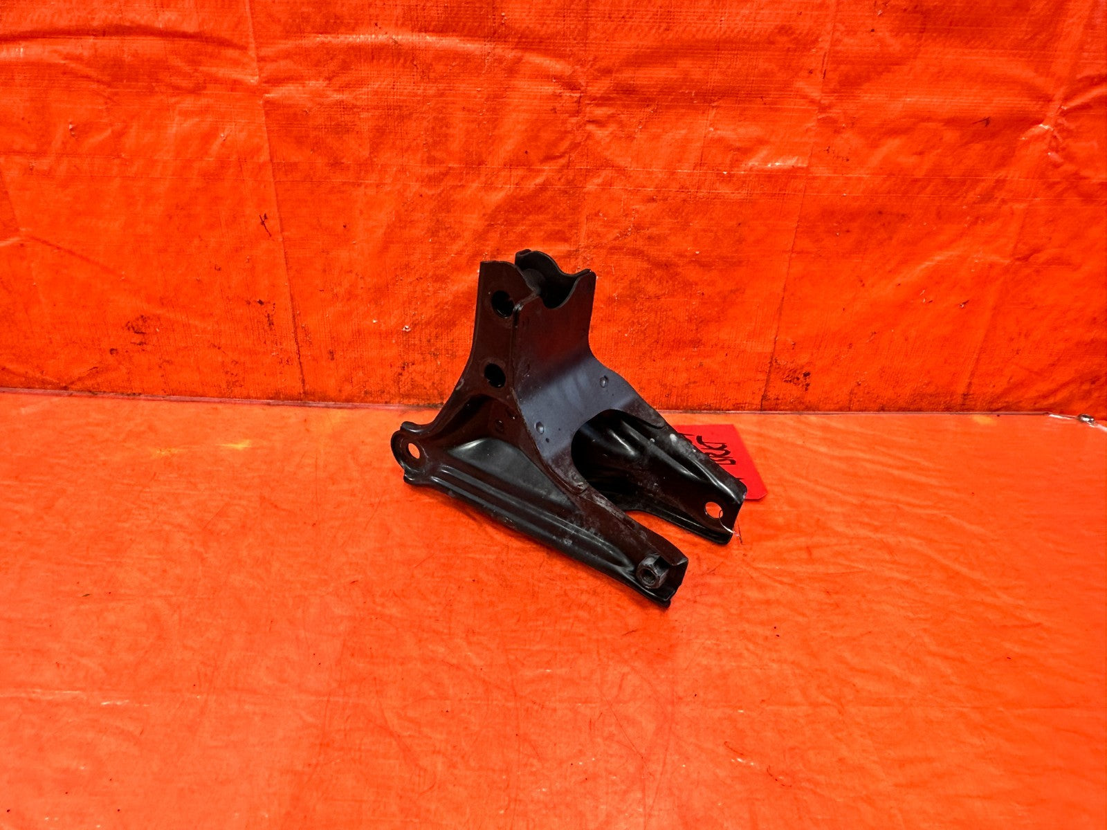 94 01 ACURA INTEGRA   AUTOMATIC   REAR TRANSMISSION BRACKET   OEM #3092