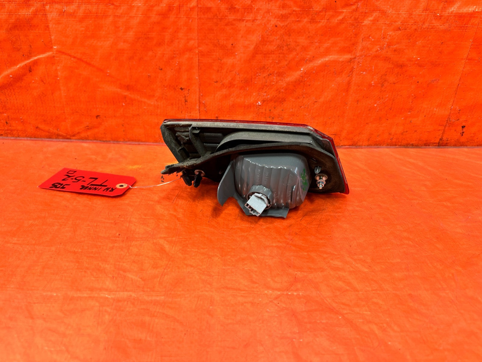 11 14 ACURA TSX   PASSENGER RIGHT INNER TAIL LIGHT LAMP TRUNK   OEM FACTORY 3055