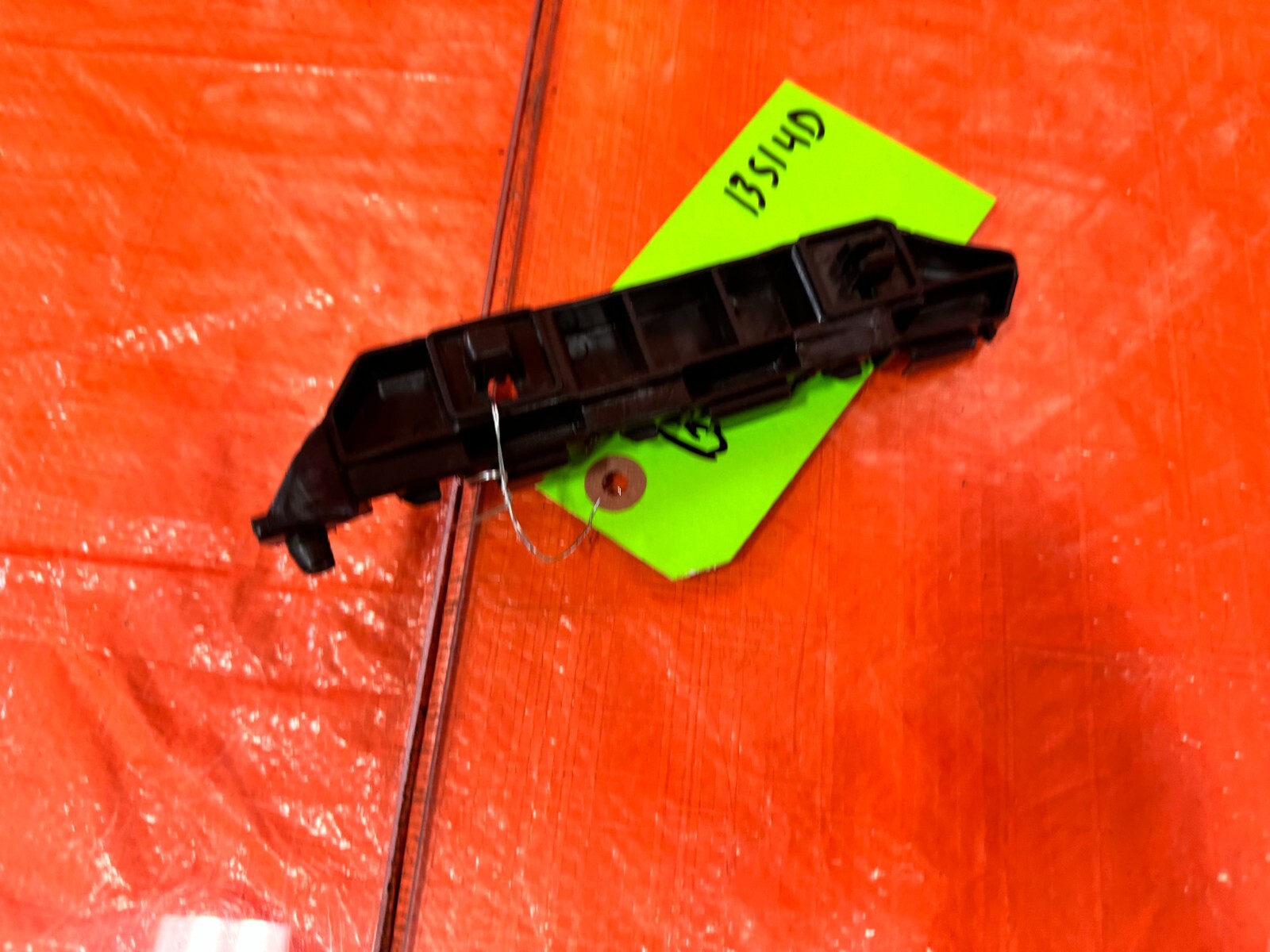 13 15 HONDA CIVIC SI SEDAN   PASSENGER RIGHT FENDER CLIP BUMPER RETAINER BRACKET8
