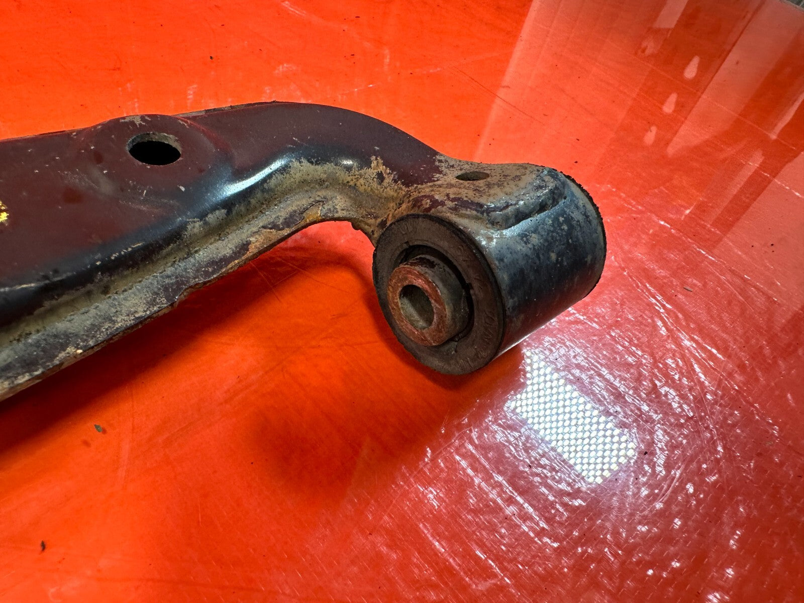90 95 MAZDA MX 5 MIATA   PASSENGER RIGHT FRONT LOWER CONTROL ARM   OEM #2674