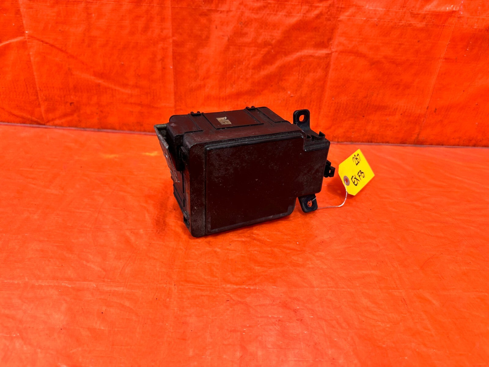 96 00 HONDA CIVIC   EXTERIOR   ENGINE BAY UNDER HOOD   FUSE BOX PANEL   OEM #2874