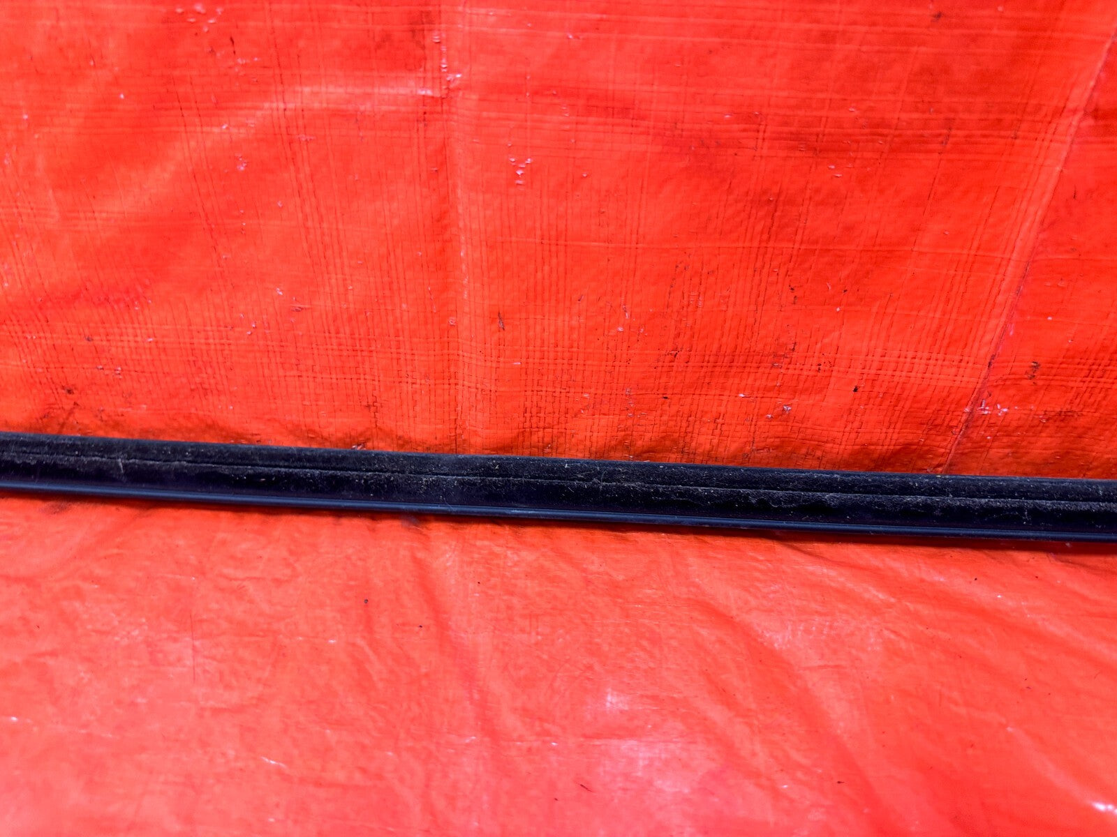 FRS BRZ & 86   PASSENGER RIGHT EXTERIOR WINDOW GLASS TRIM   OEM #2939