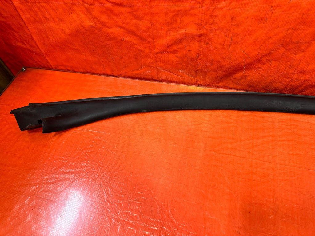 13 16 HYUNDAI GENESIS COUPE   DRIVER LEFT FRONT   UPPER WEATHER STRIP   OEM 32611
