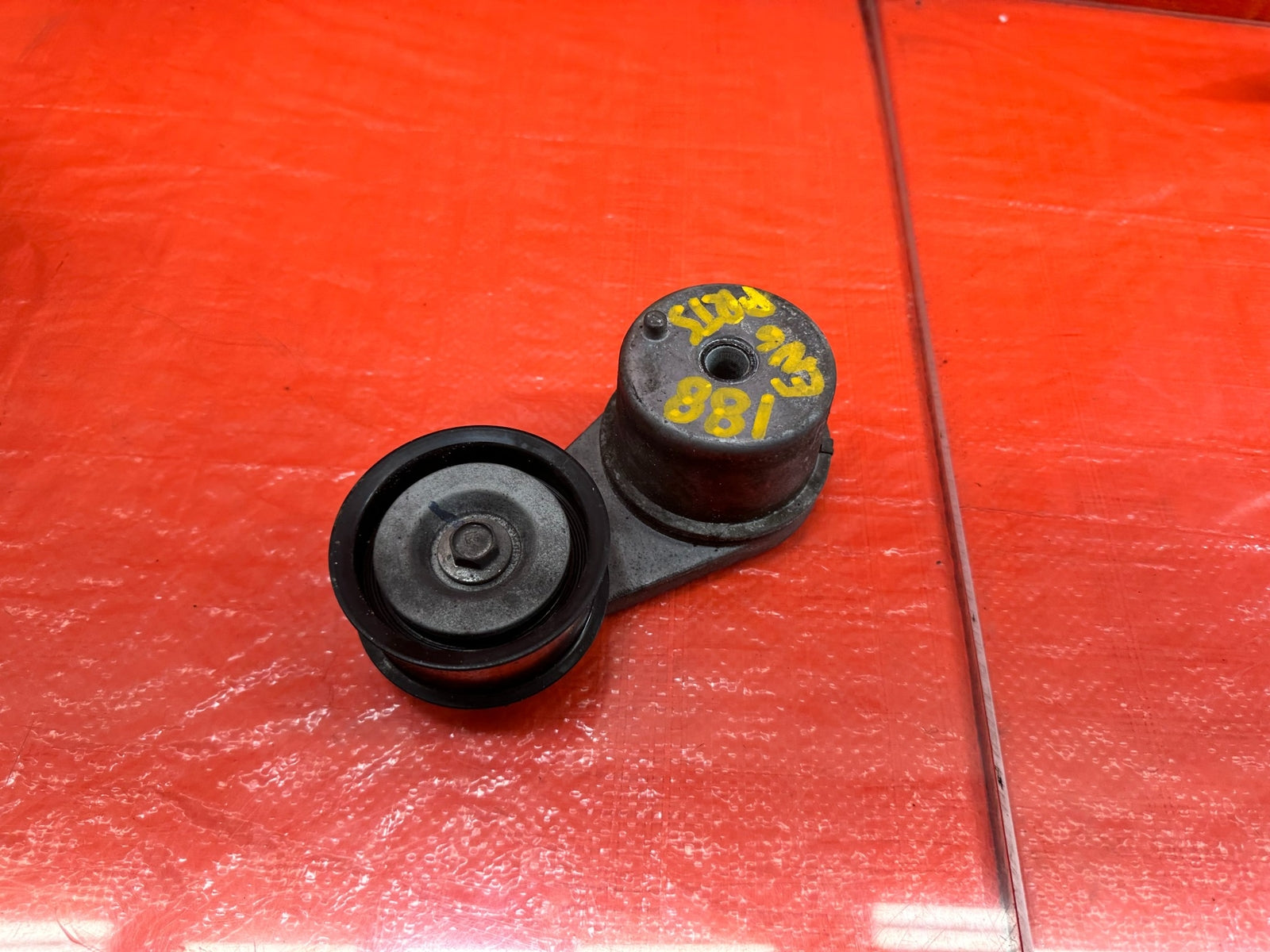 08 15 INFINITI G37 & Q60   VQ37VHR   BELT TENSIONER W/ PULLEY   OEM #1880