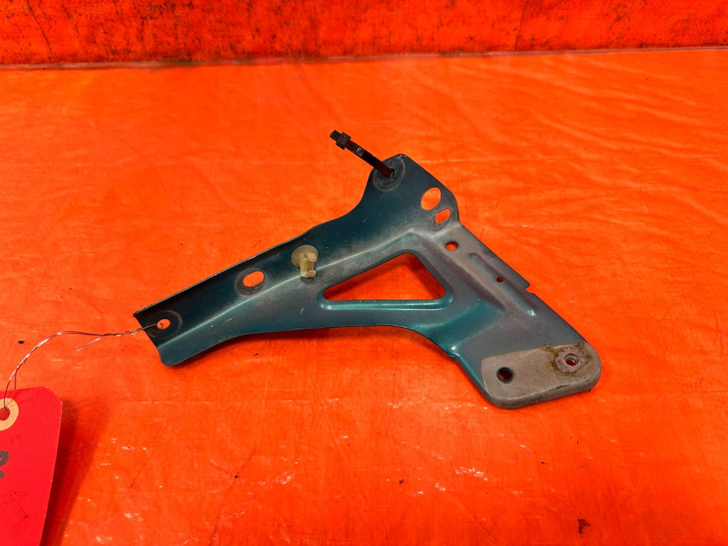 92 95 HONDA CIVIC   2D COUPE   PASSENGER RIGHT FENDER BRACKET   OEM #3272