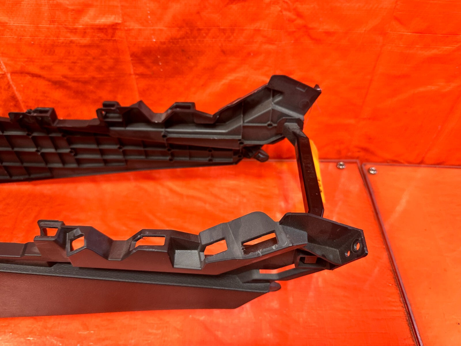 16 20 INFINITI Q50 / 17 20 Q60   ARM REST CENTER CONSOLE   OEM FACTORY OE #2892