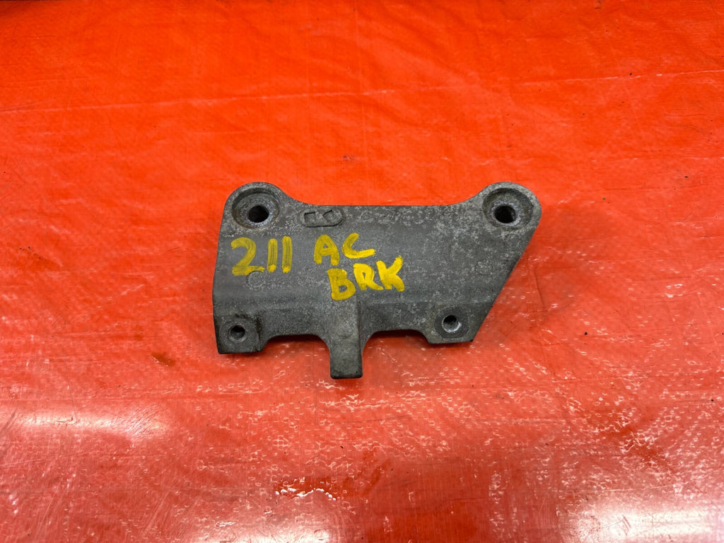 09 14 ACURA TSX 2.4L   AIR CONDITIONING AC COMPRESSOR PUMP BRACKET   OEM #2110