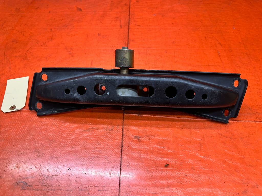 03-08 NISSAN 350Z 3.5L 6 SPEED MANUAL TRANSMISSION LOWER BRACKET OEM #3467