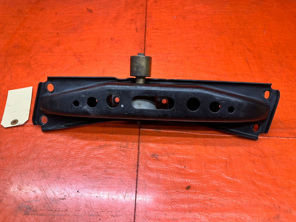 03-08 NISSAN 350Z 3.5L 6 SPEED MANUAL TRANSMISSION LOWER BRACKET OEM #3467