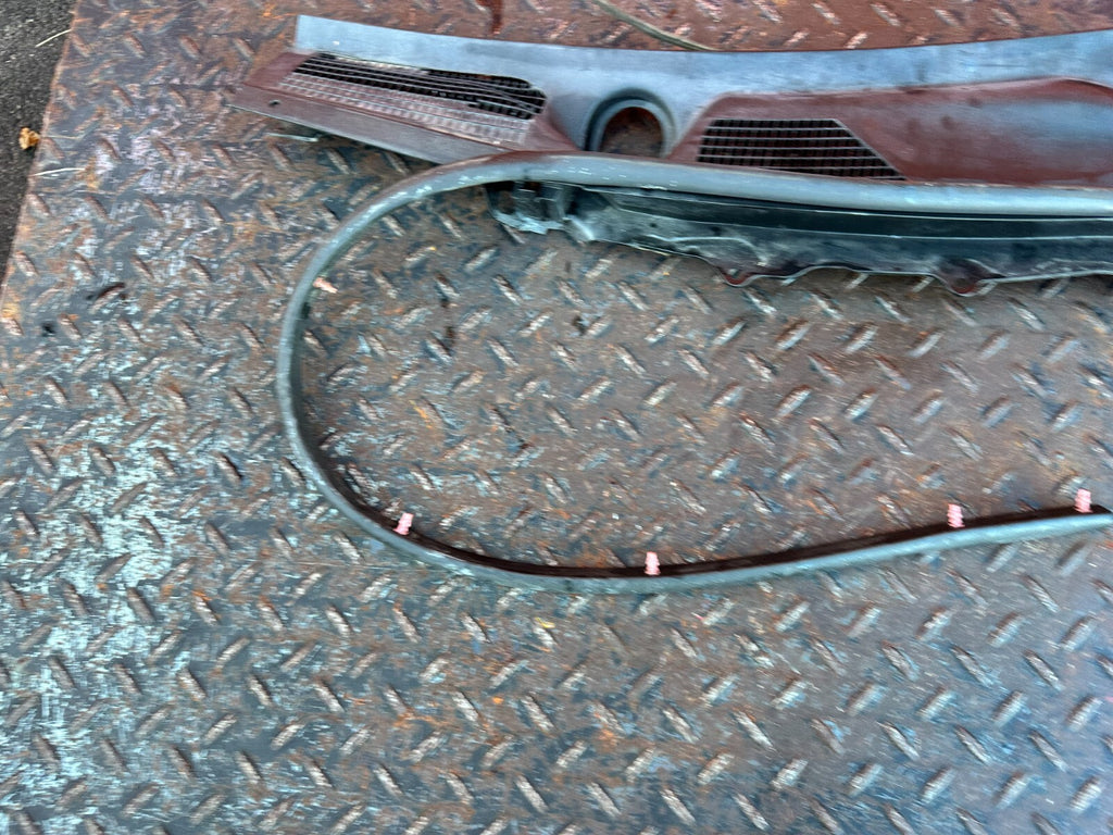 08 15 INFINITI G37 & Q60   2D COUPE   WIPER COWL TRIM   LEFT SIDE   OEM #27810