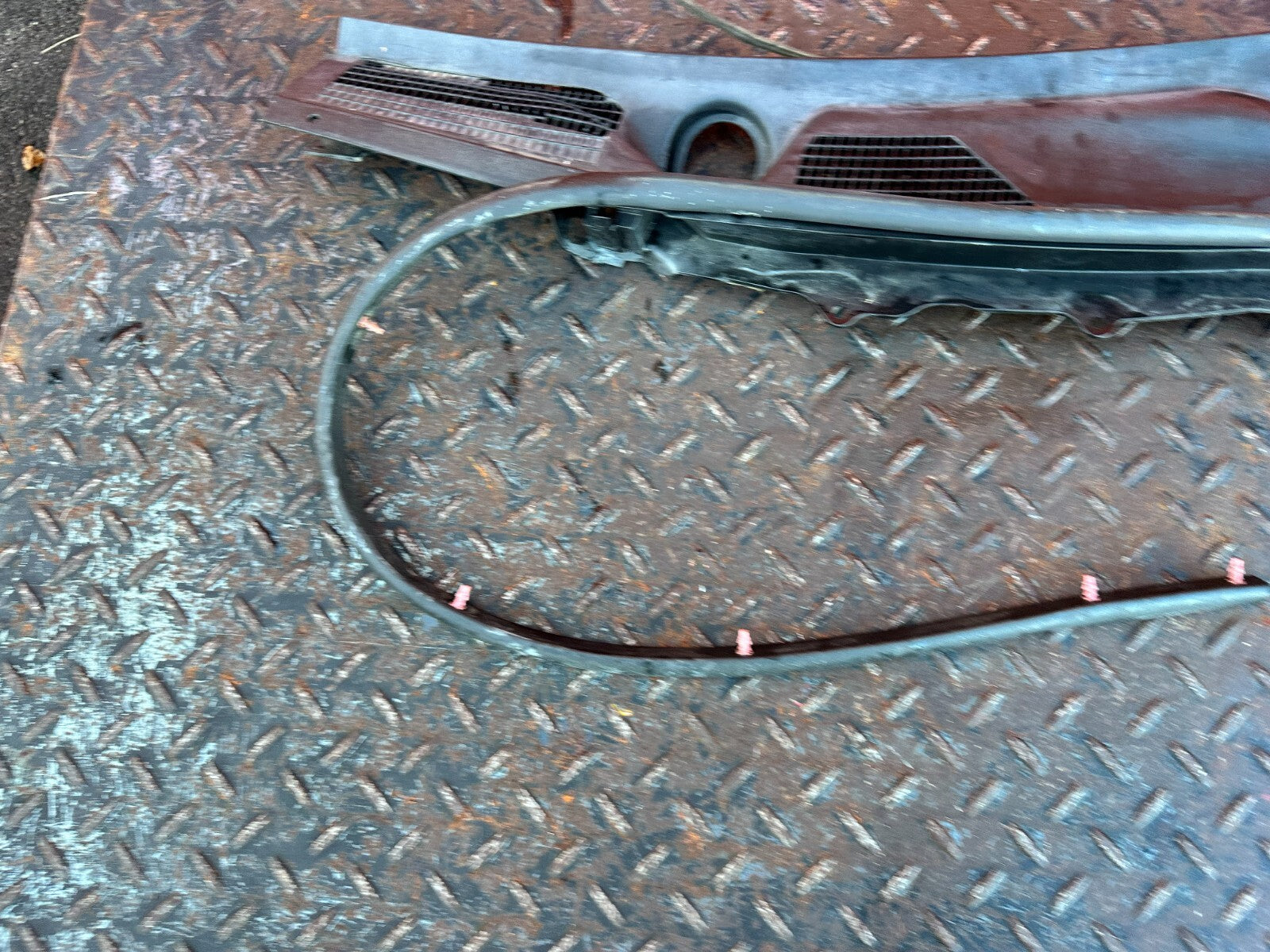 08 15 INFINITI G37 & Q60   2D COUPE   WIPER COWL TRIM   LEFT SIDE   OEM #27810