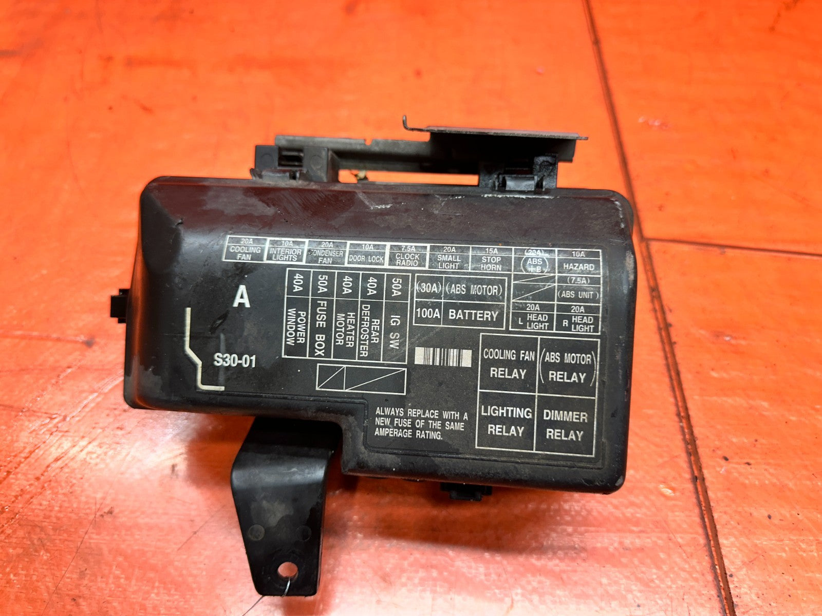 97 01 HONDA PRELUDE 2.2L ENGINE BAY RELAY FUSE BOX BLOCK WITH FUSES OEM #3365