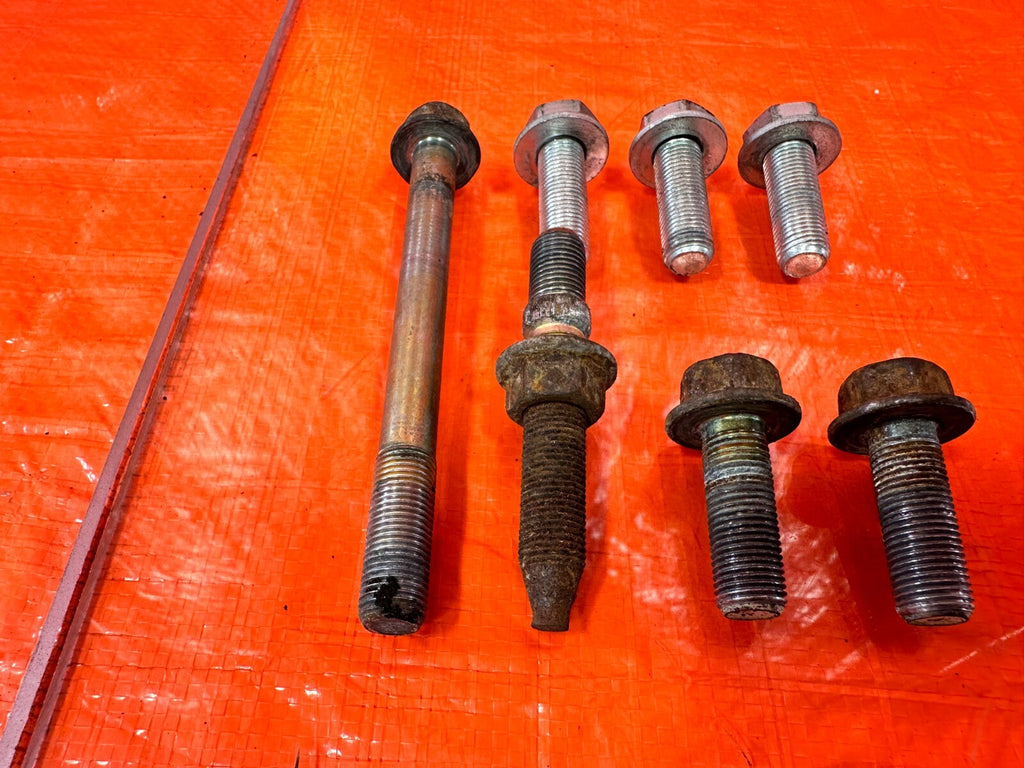 02 06 ACURA RSX   MANUAL TRANSMISSION   DRIVER LEFT MOUNT BOLTS HARDWARE   #2716