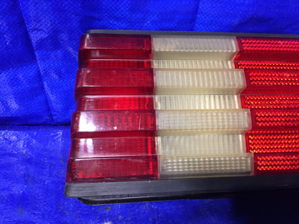 OEM 1986 1987 88 89 90 MERCEDES W126 280 380 560 SEL PASSENGER RIGHT TAIL LIGHT1