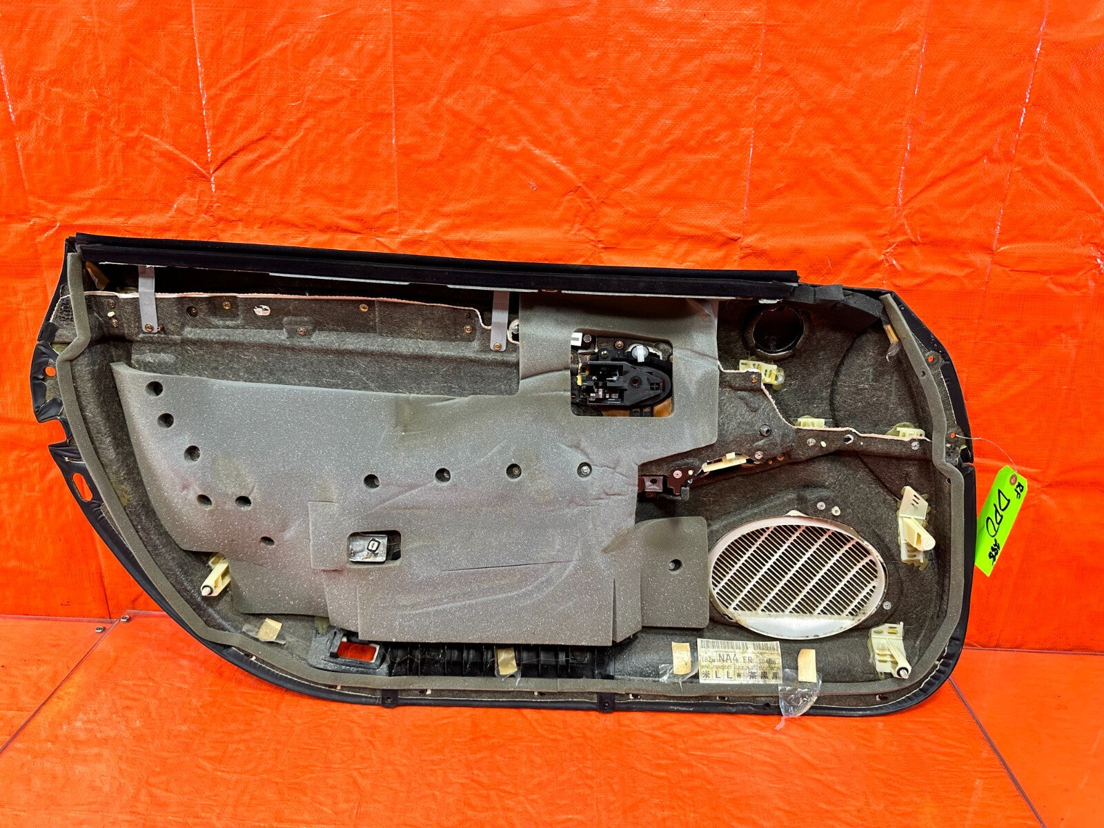 02 05 LEXUS SC430   PASSENGER RIGHT DOOR PANEL   BLACK N PEANUT BUTTER OEM 28816