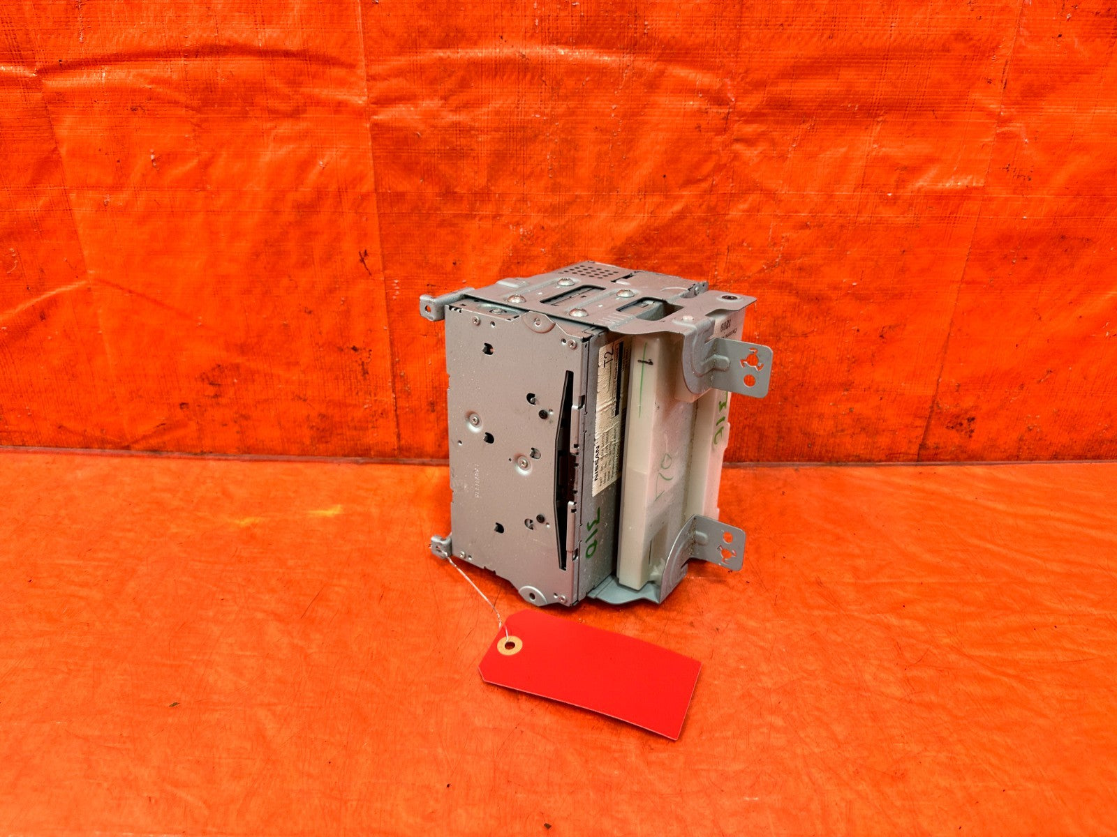 09 10 INFINITI G37 CONVERTIBLE   RADIO   RECEIVER AM FM XM   OEM #3104