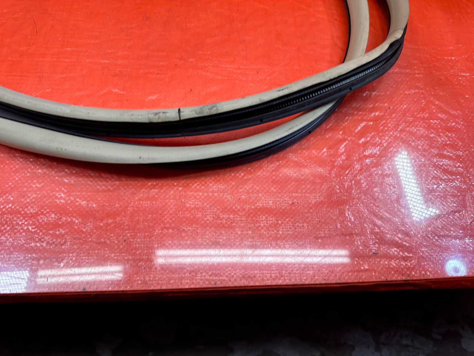04 08 ACURA TSX   RIGHT FRONT DOOR TO CHASSIS WEATHER STRIP OPEN TRIM OEM #2054